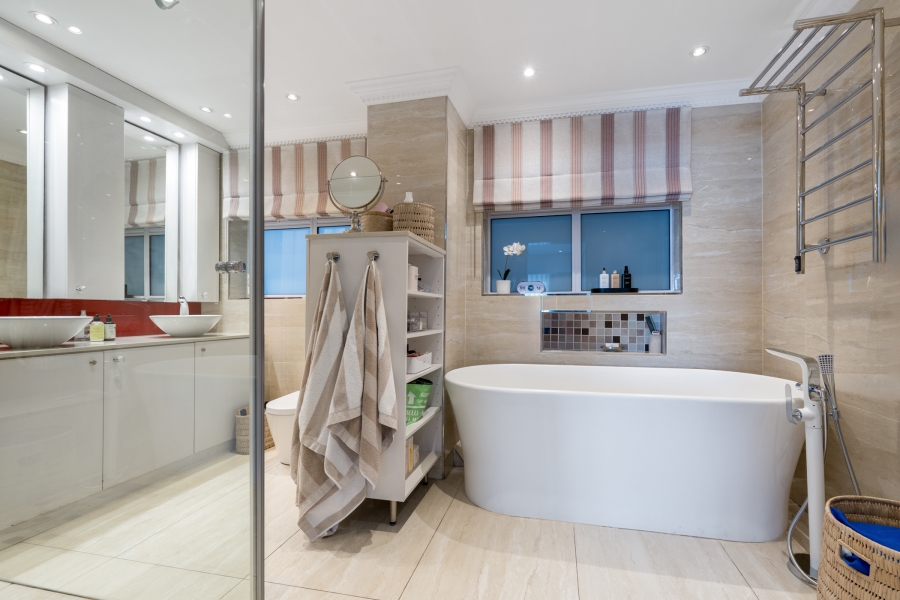 To Let 3 Bedroom Property for Rent in Mouille Point Western Cape